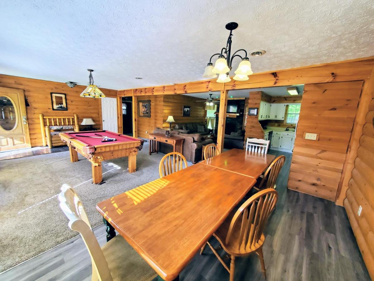 Hoot N Holler Villa Pigeon Forge Bagian luar foto