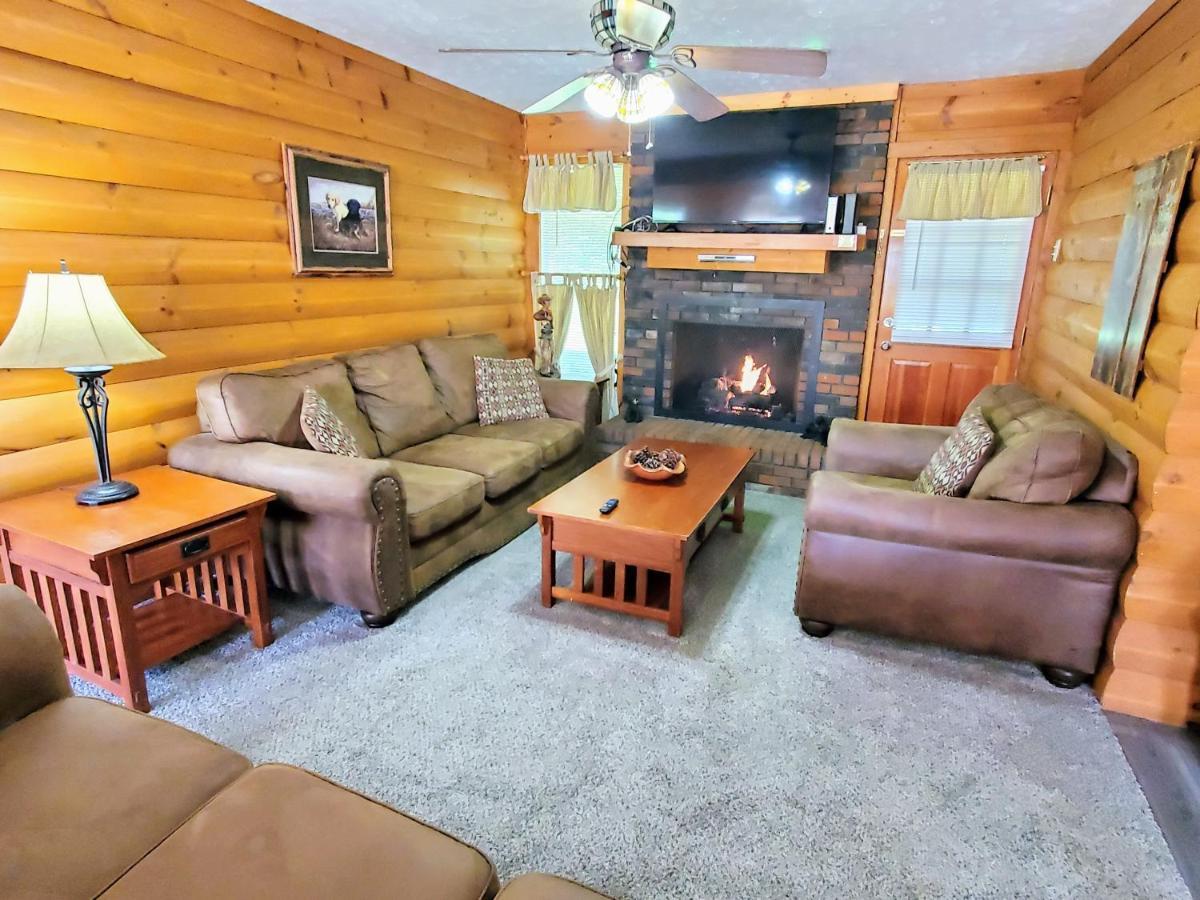 Hoot N Holler Villa Pigeon Forge Bagian luar foto